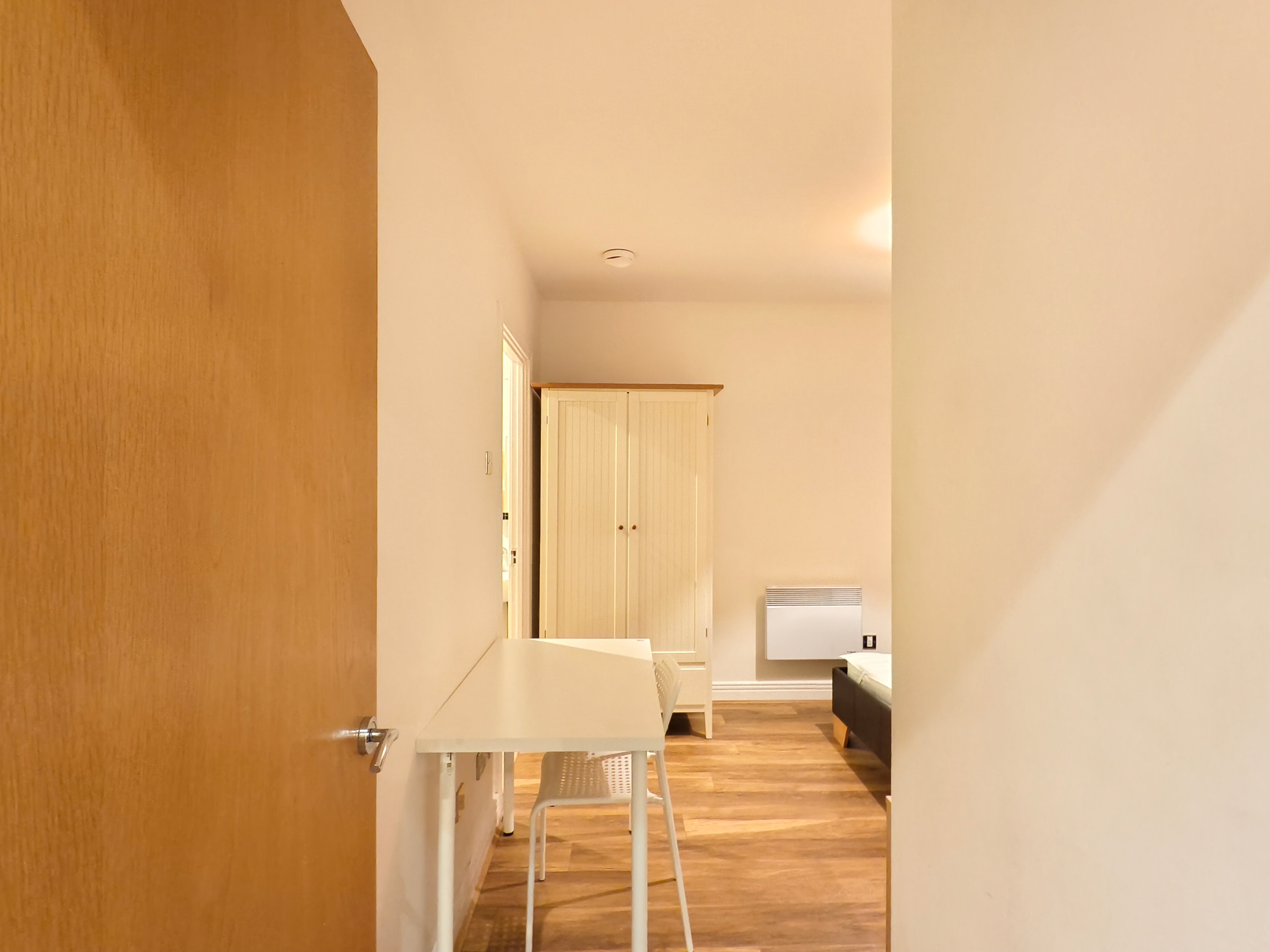 Flat Gerry Raffles Square in Greater London