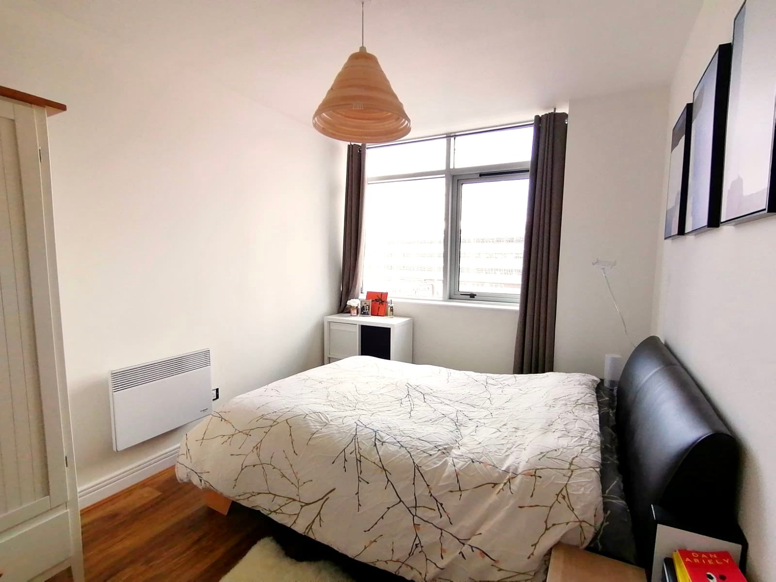 Flat Gerry Raffles Square in Greater London