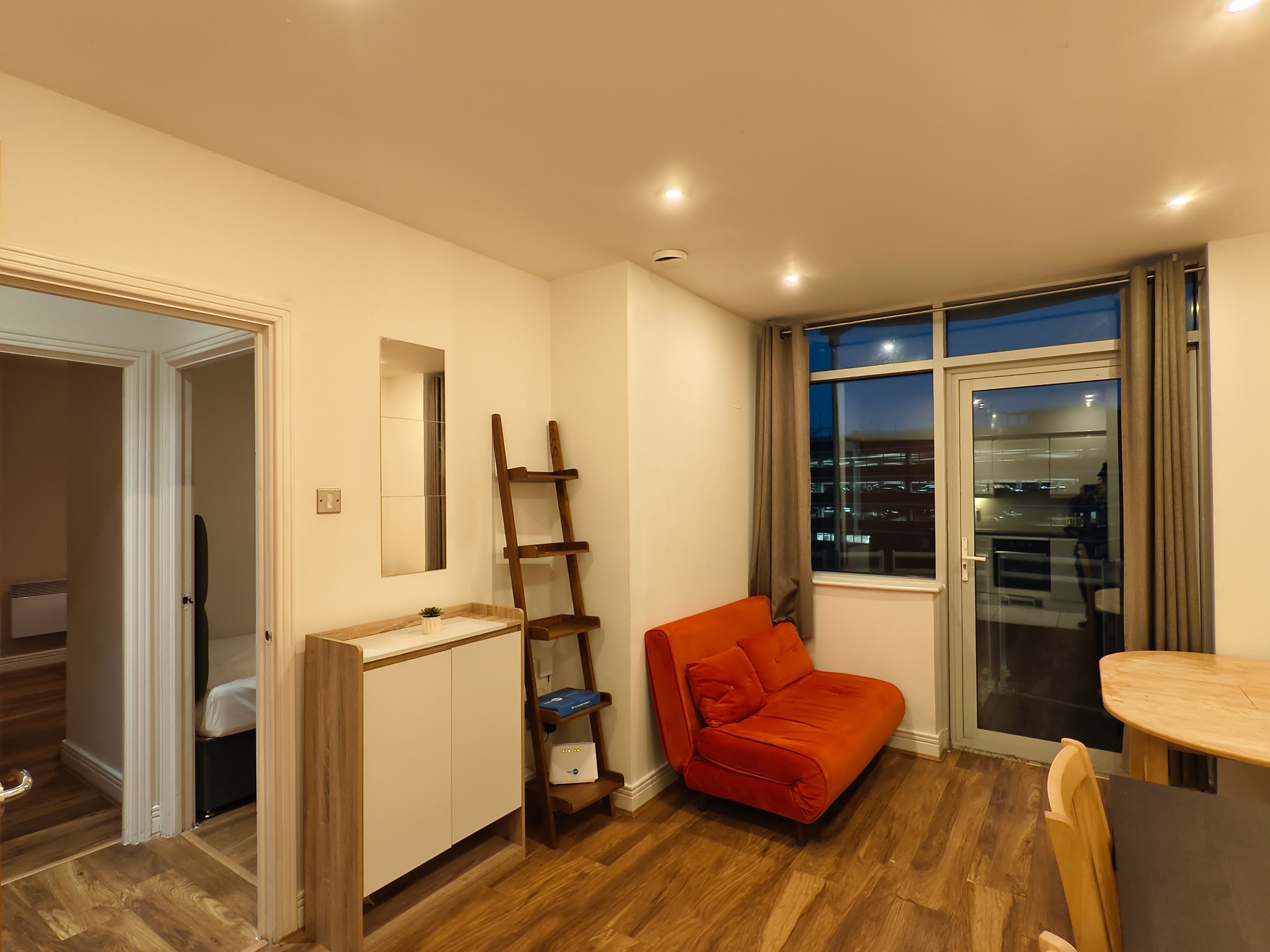 Flat Gerry Raffles Square in Greater London
