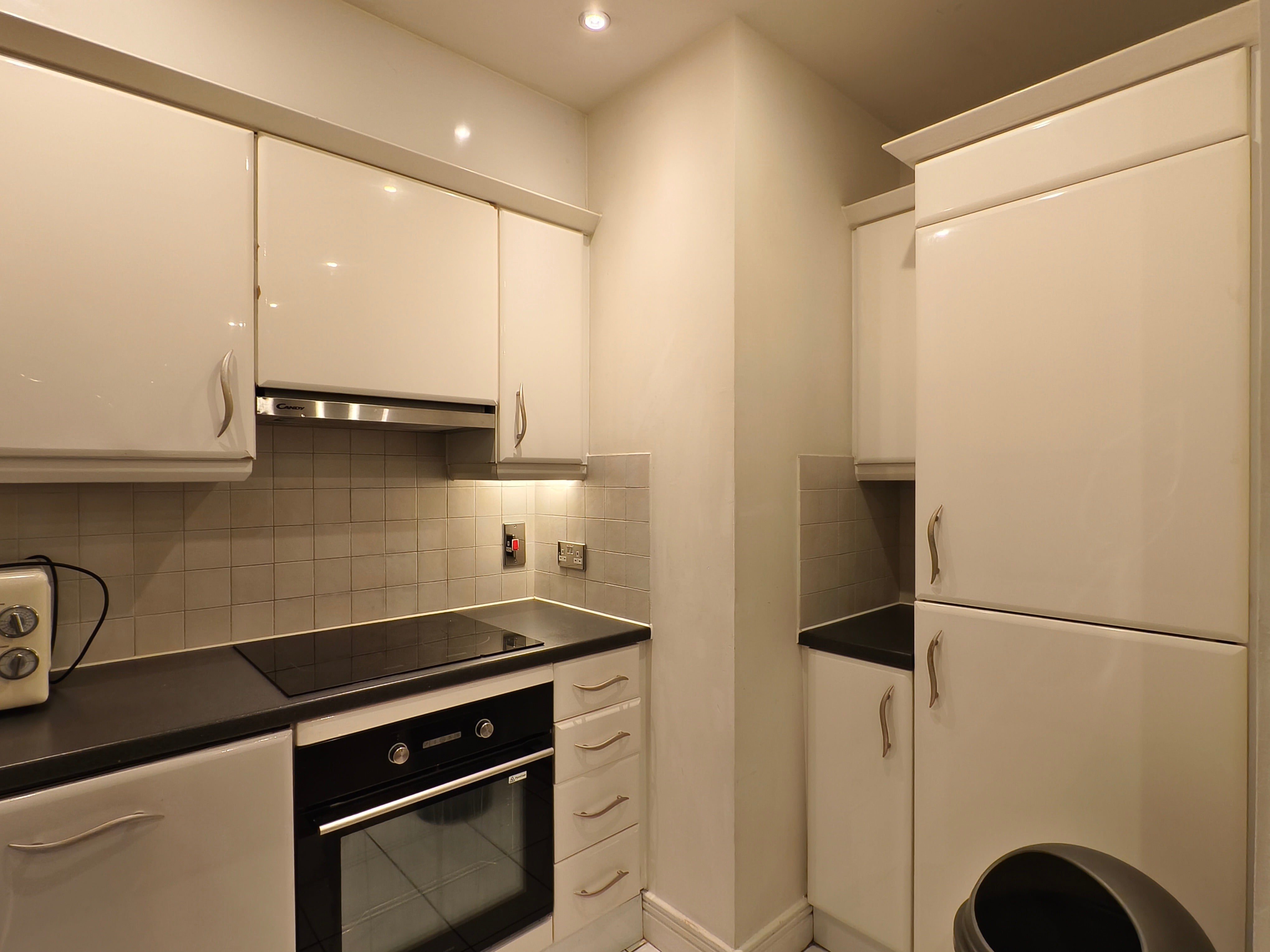 Flat Gerry Raffles Square in Greater London