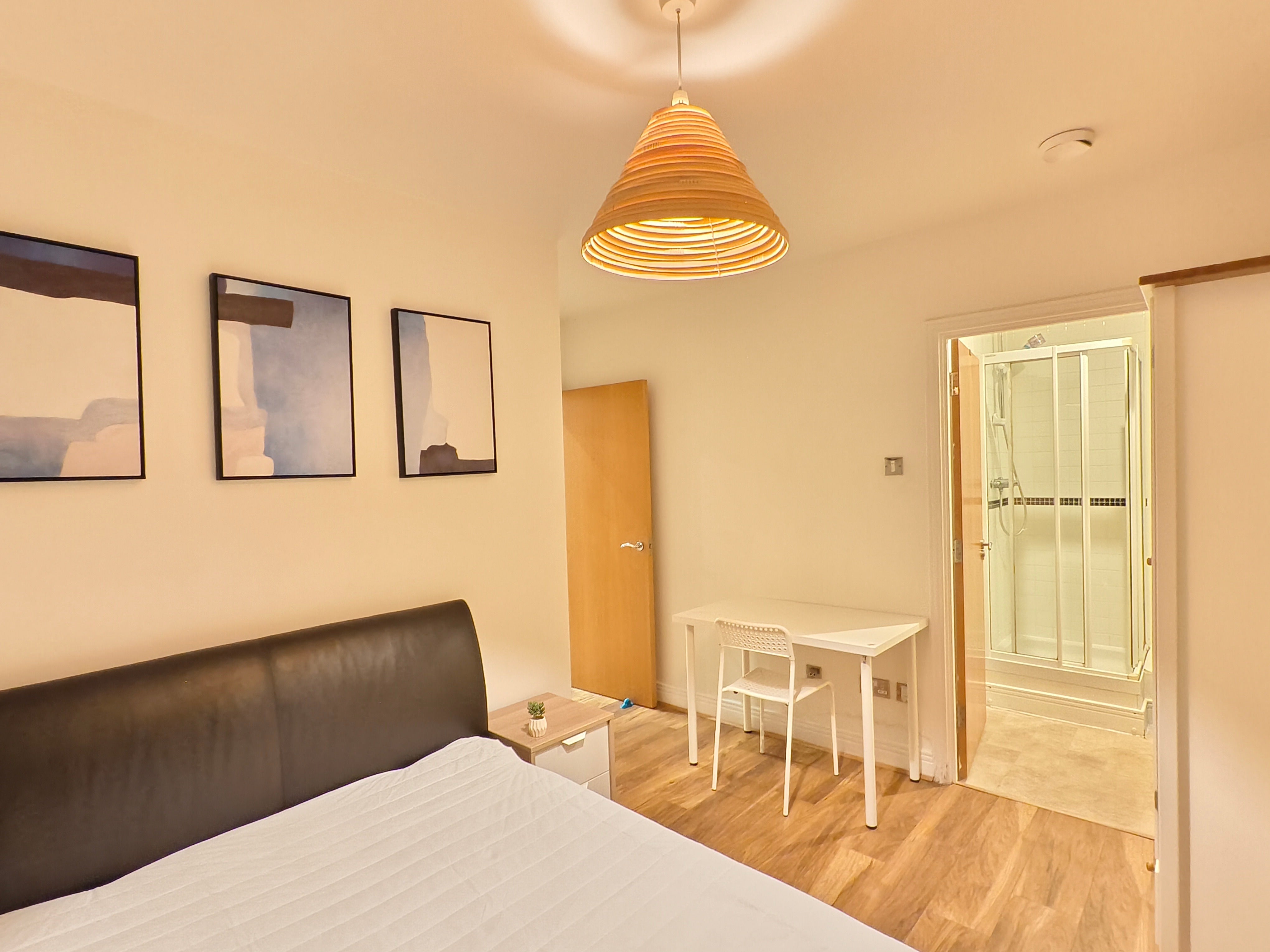 Flat Gerry Raffles Square in Greater London