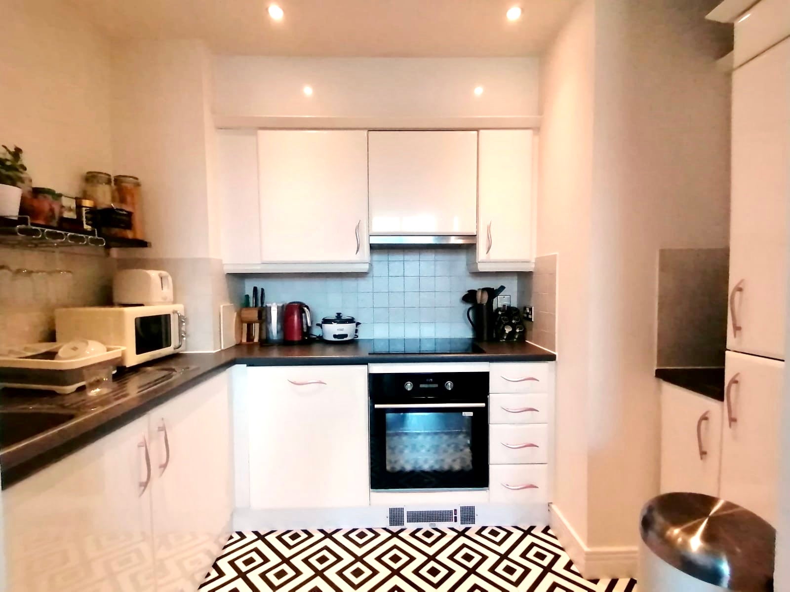 Flat Gerry Raffles Square in Greater London