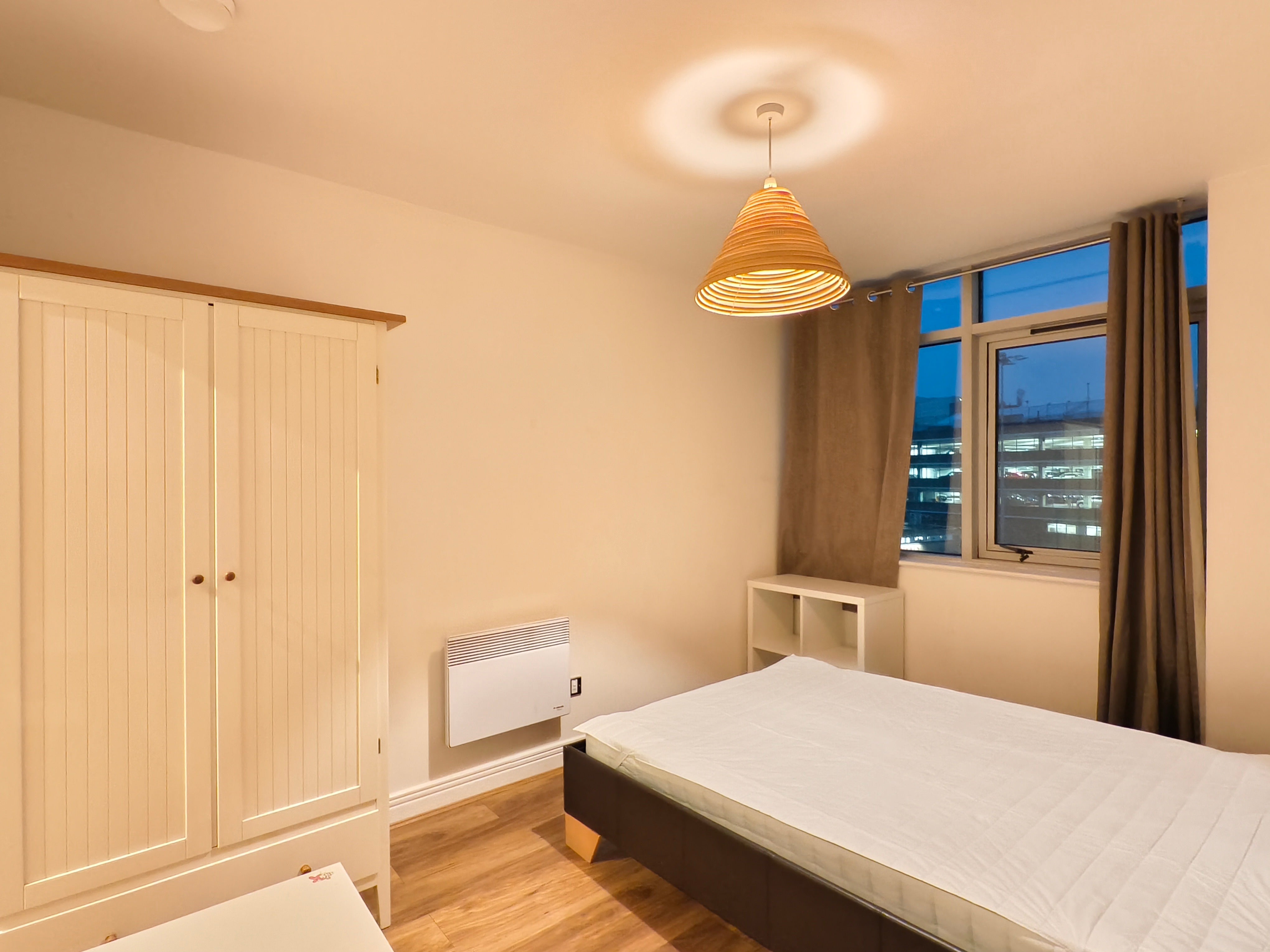 Flat Gerry Raffles Square in Greater London