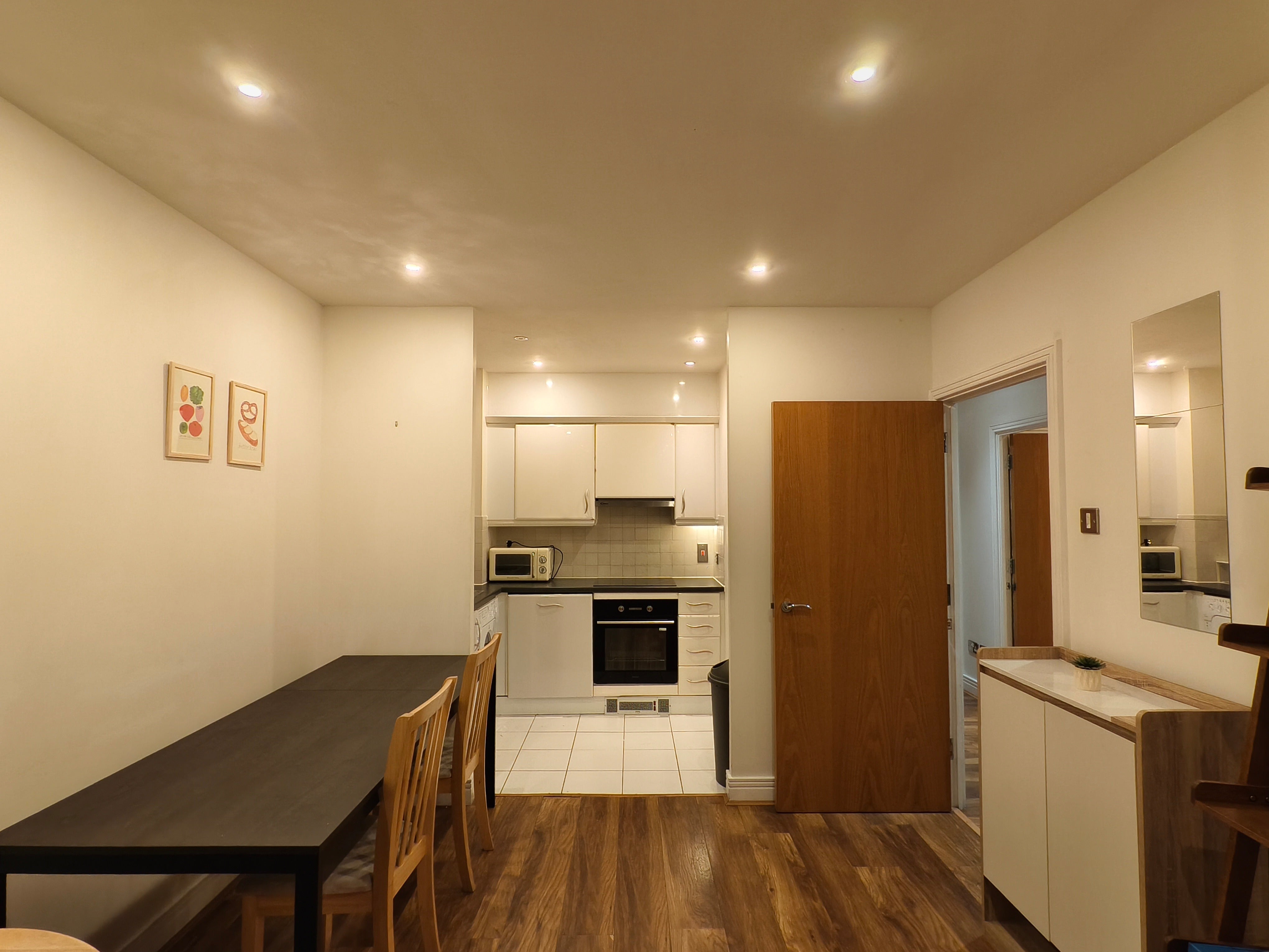 Flat Gerry Raffles Square in Greater London
