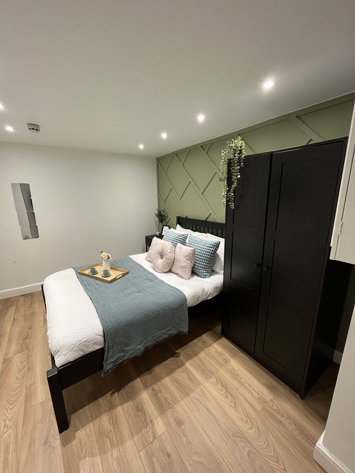 Room Winstanley Road in Wellingborough