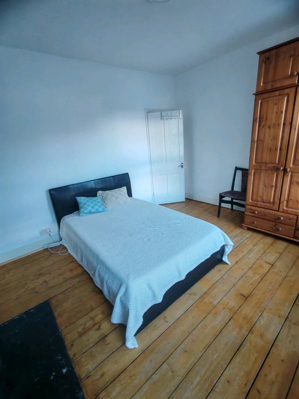 Room Falcon Street in Greater London