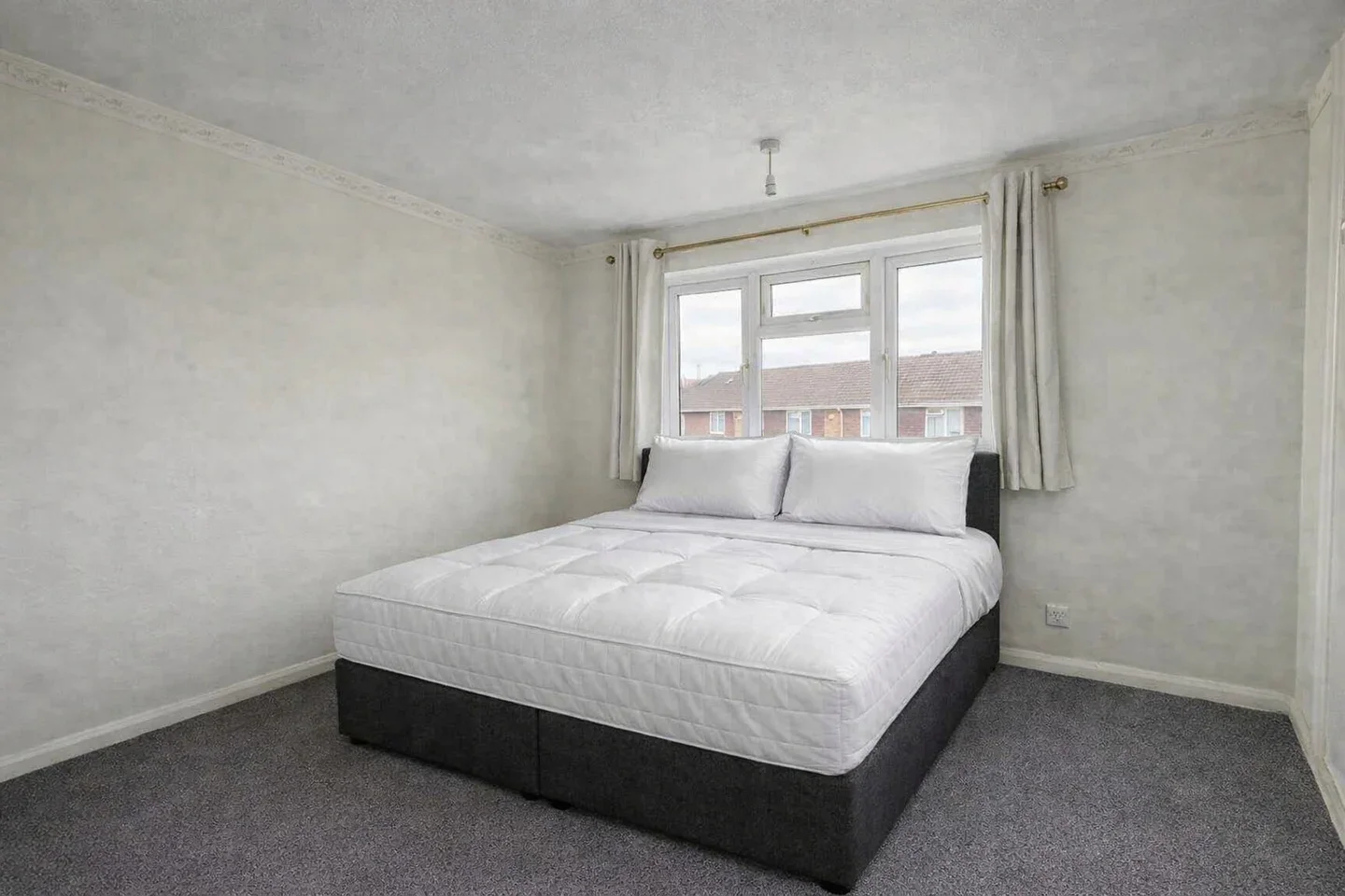 Room Goodman Park in Slough