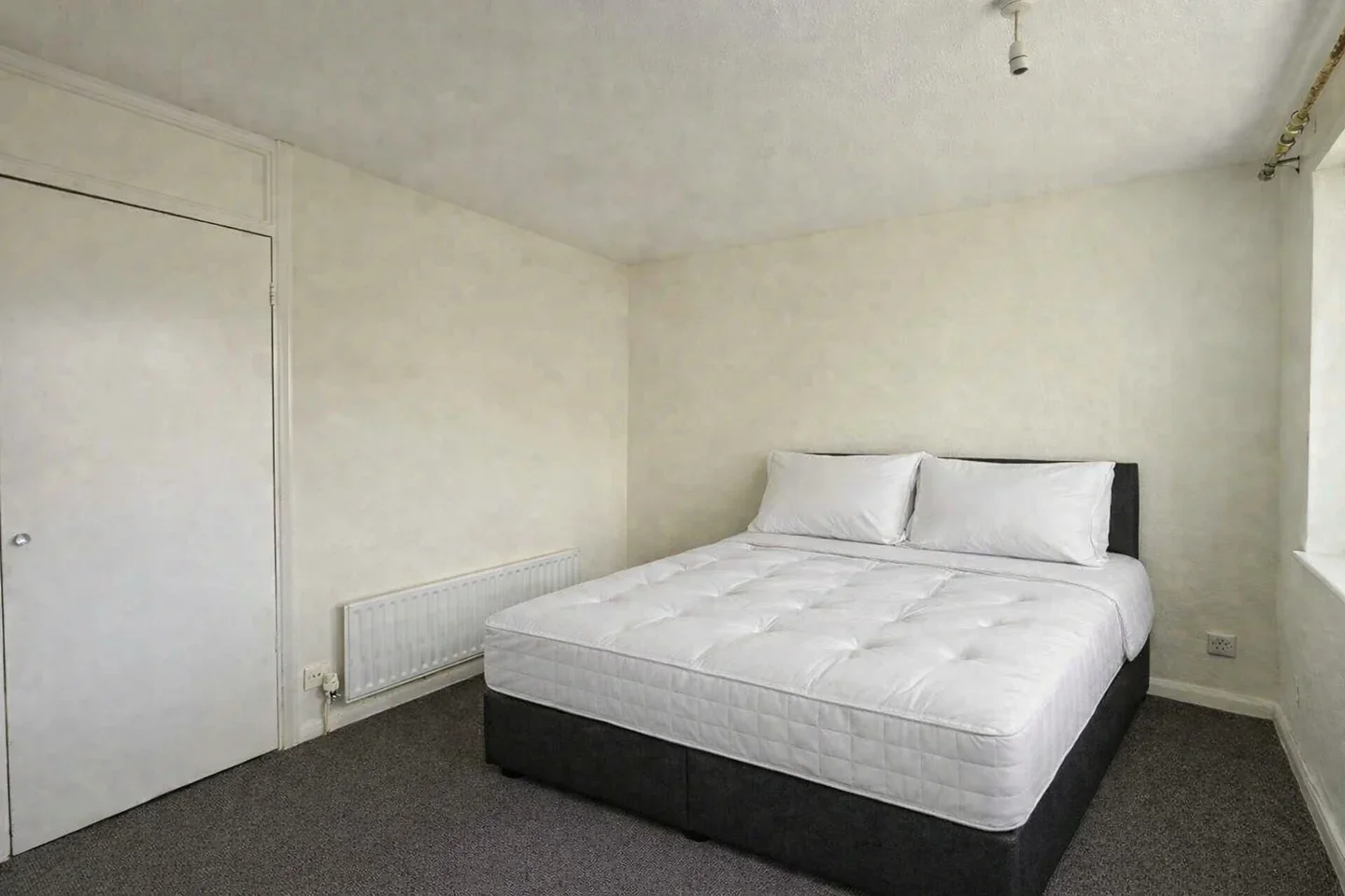 Room Goodman Park in Slough