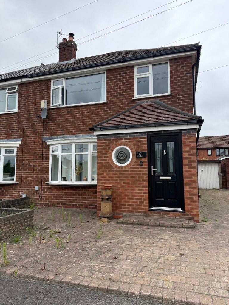 House Shearwater Drive in Salford
