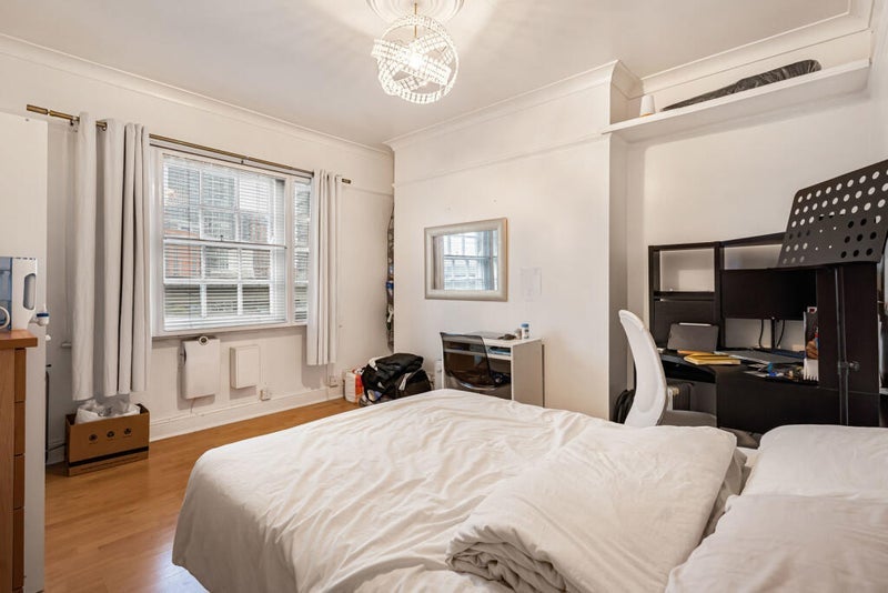 Flat Naval Row in Greater London