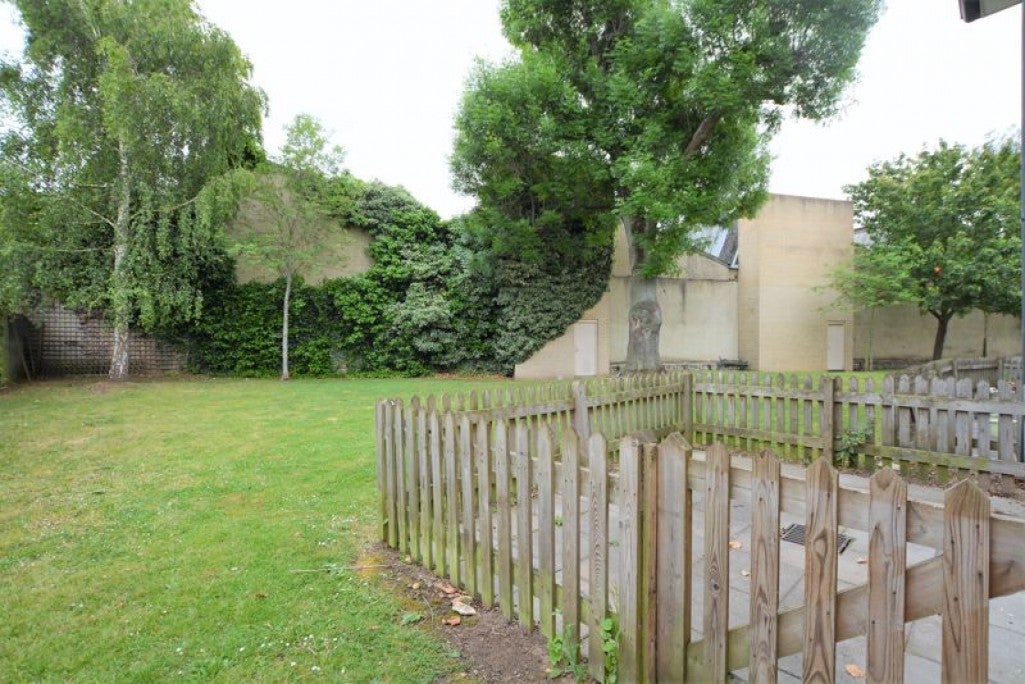 Flat Sangam Close in Greater London