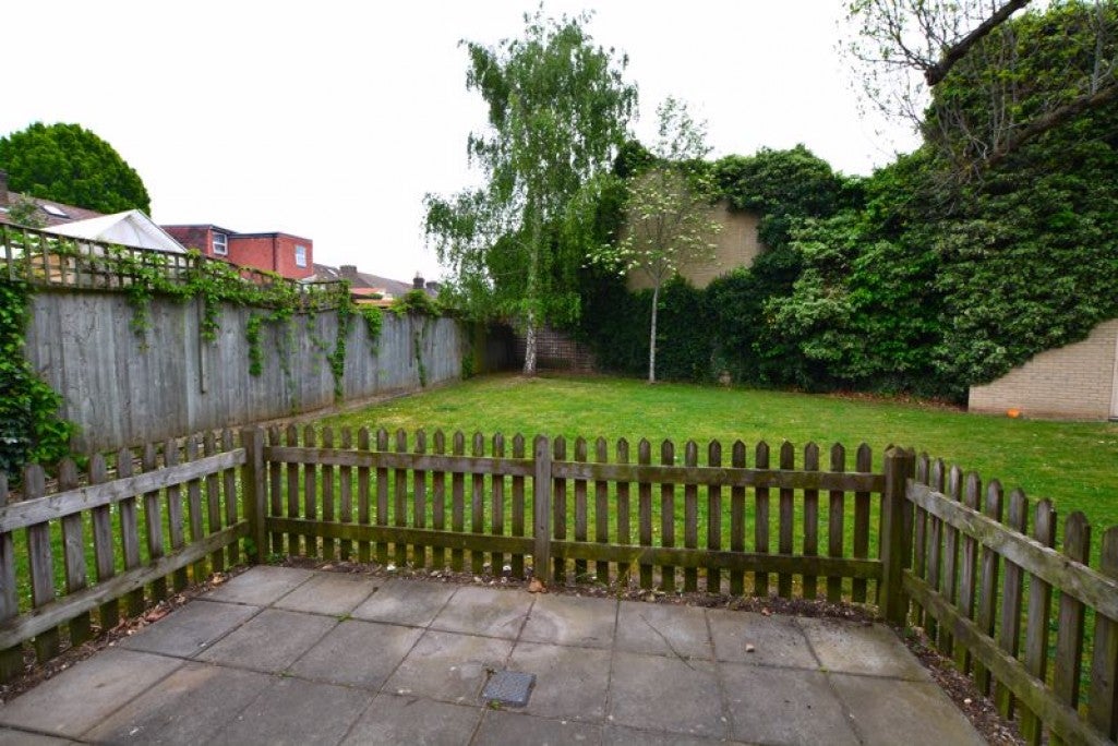 Flat Sangam Close in Greater London