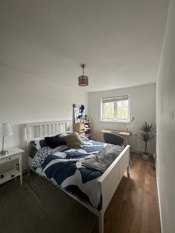 Room Hungerford Road in Greater London