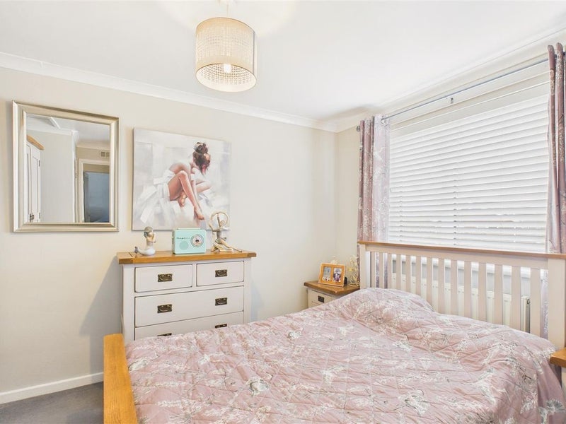 Room Ladock Close in Sunderland