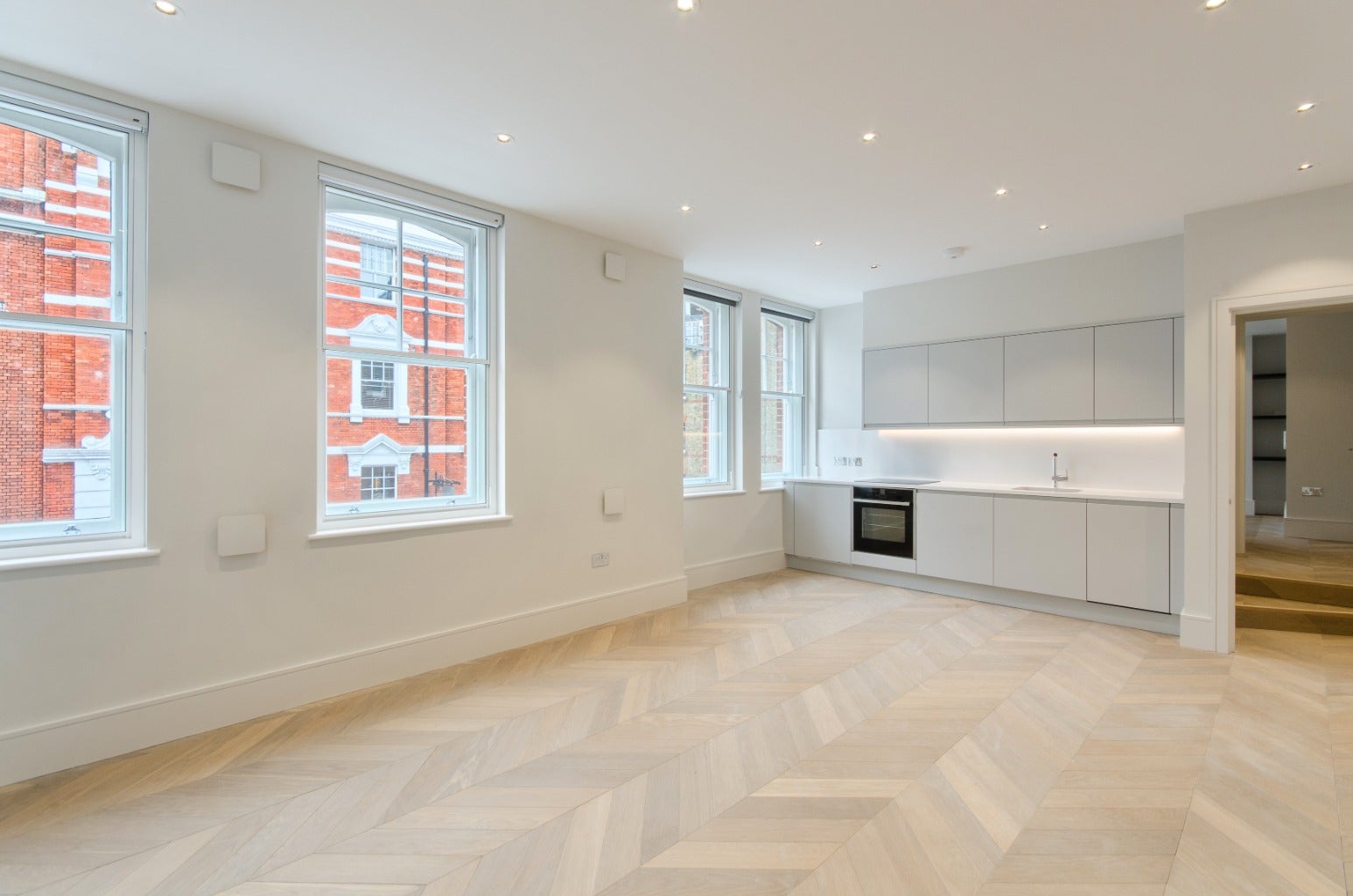 Flat Goodge Street in Greater London