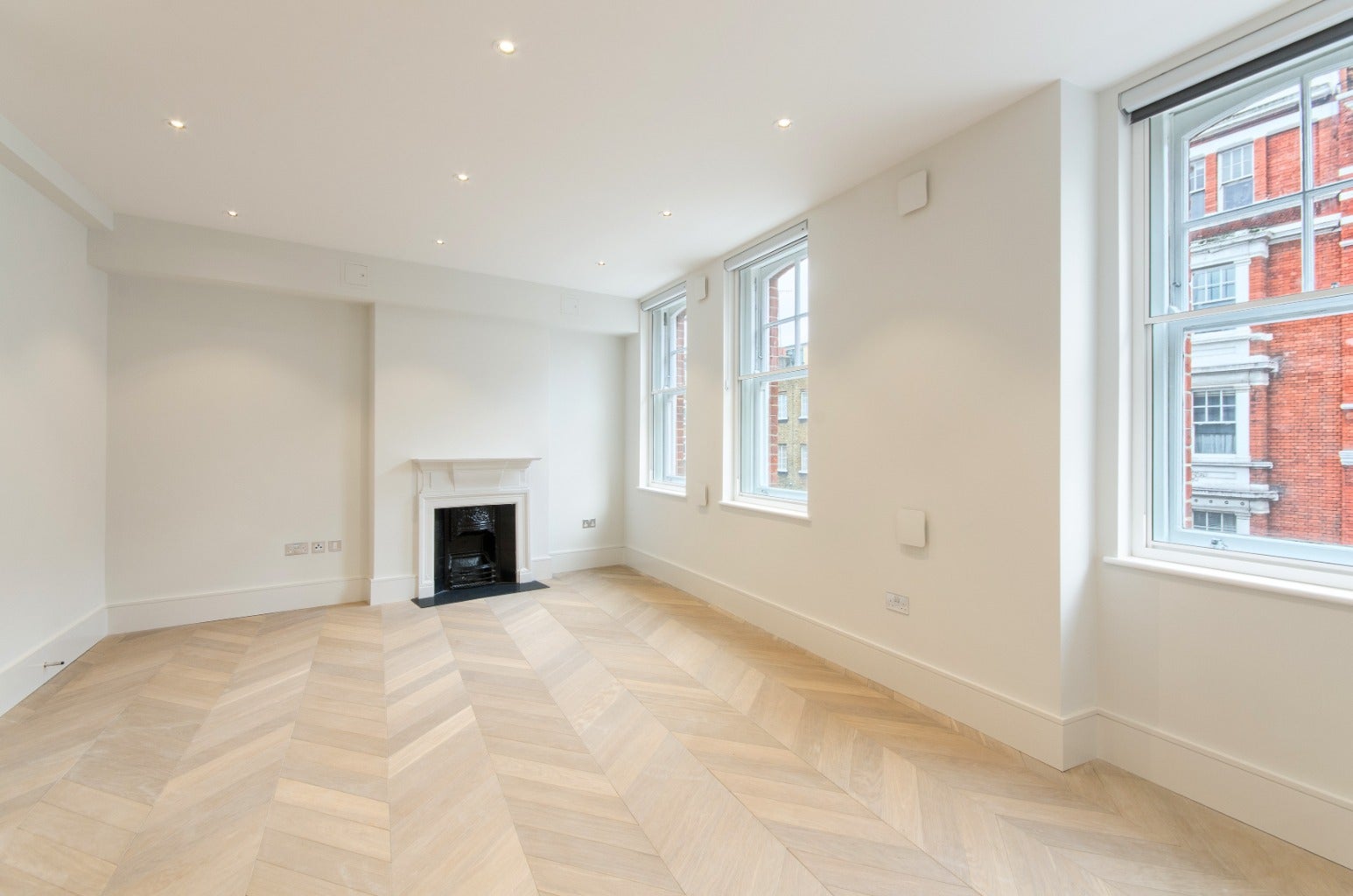 Flat Goodge Street in Greater London