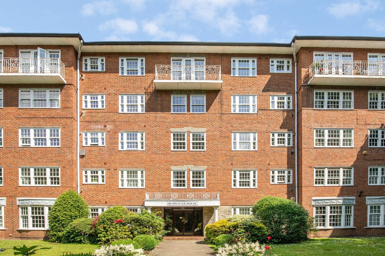 Flat Wimbledon Park Side in Greater London
