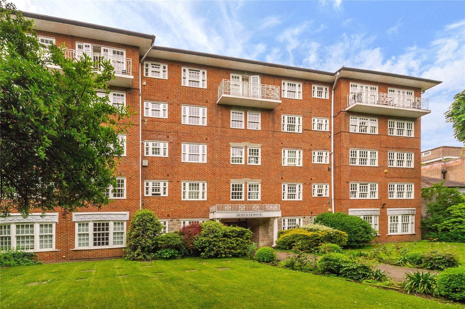 Flat Wimbledon Park Side in Greater London