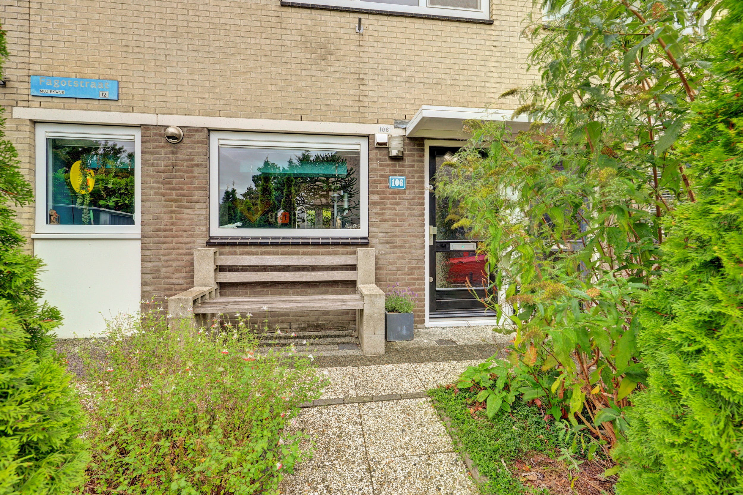 Hoekwoning te koop: Fagotstraat 106, Almere