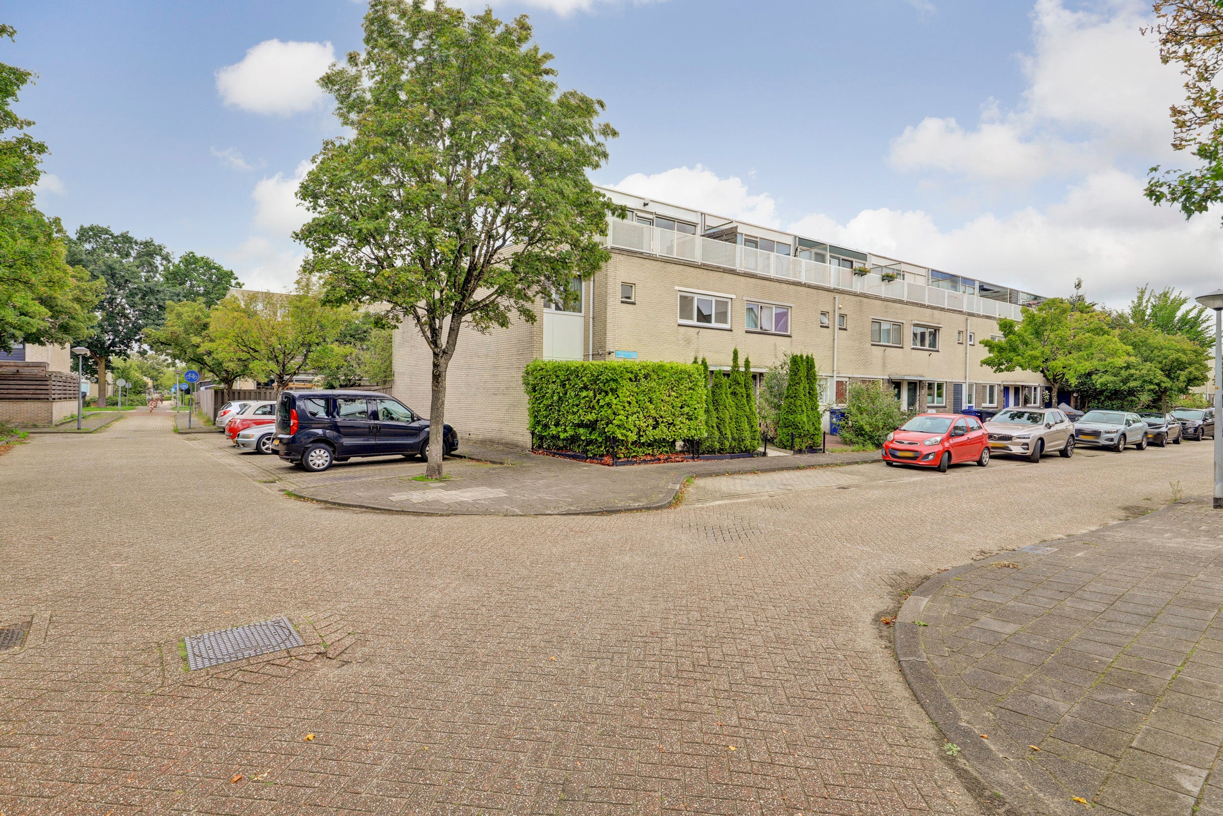 Hoekwoning te koop: Fagotstraat 106, Almere