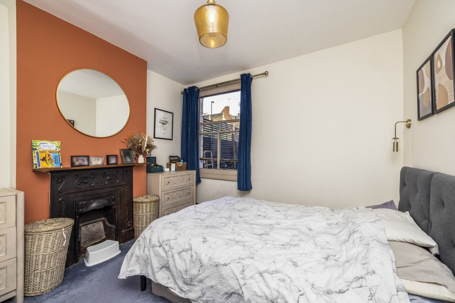 House Inville Road in Greater London