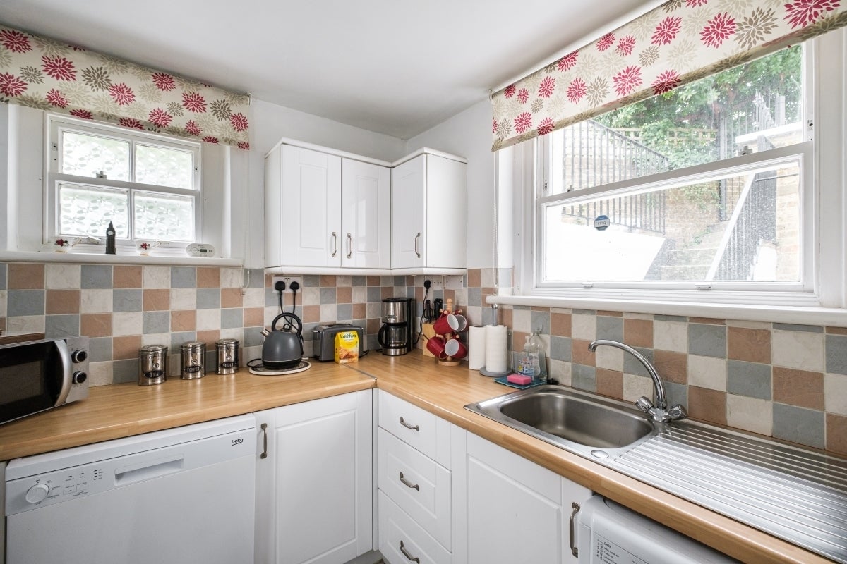 Flat Westbourne Gardens in City of Westminster