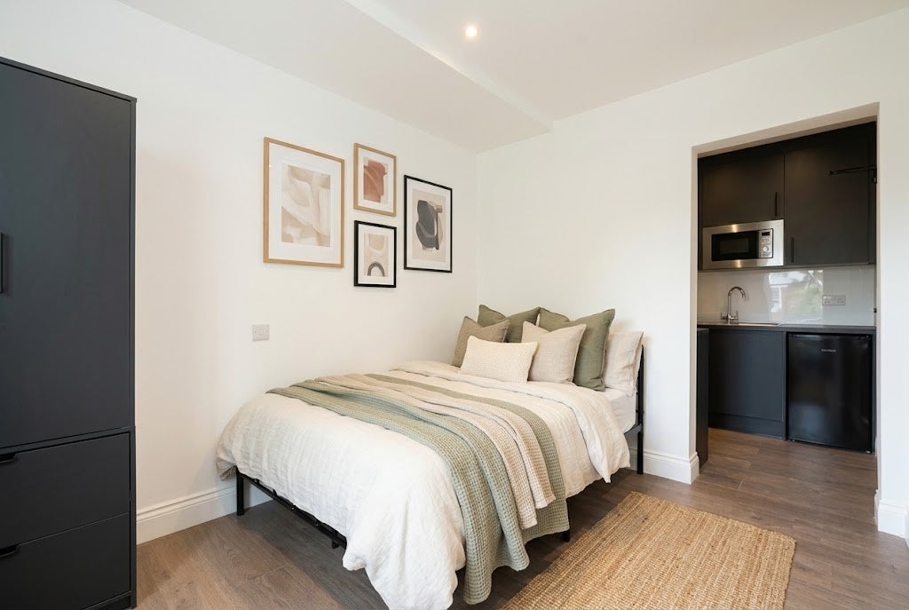 Room Montpelier Road in Greater London