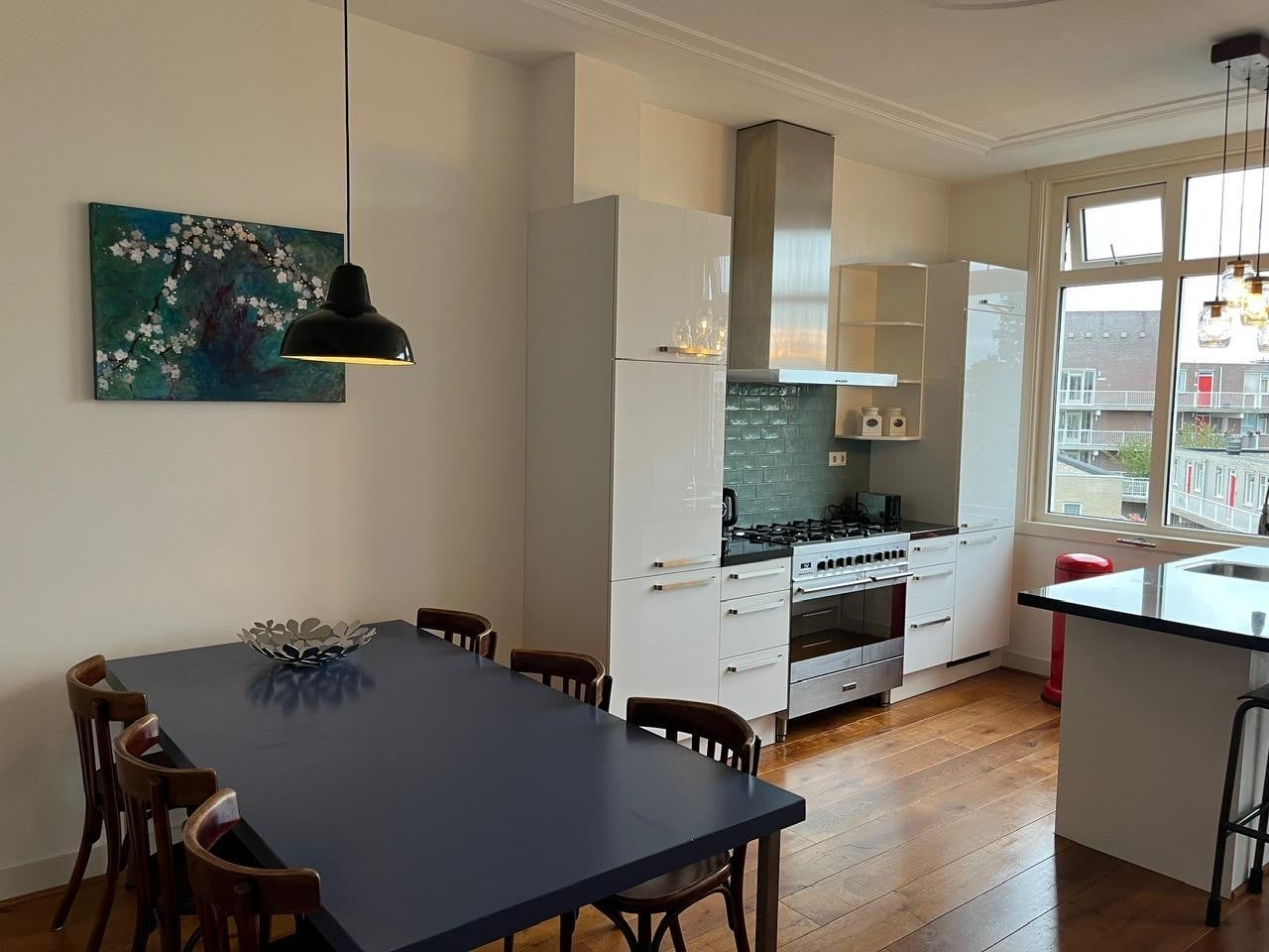 Flat Juliana van Stolberglaan in Den Haag