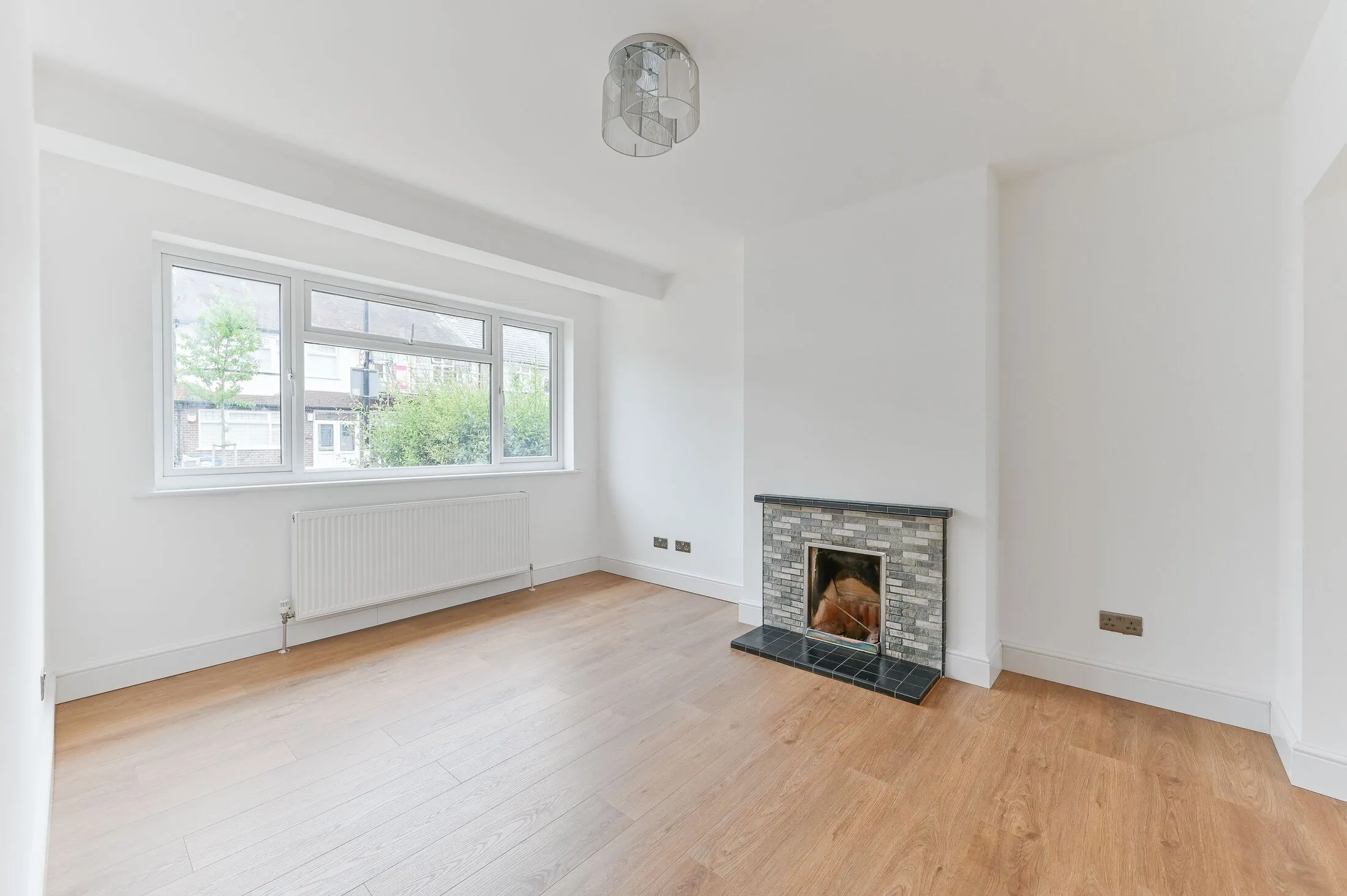 House Kynaston Avenue in Greater London