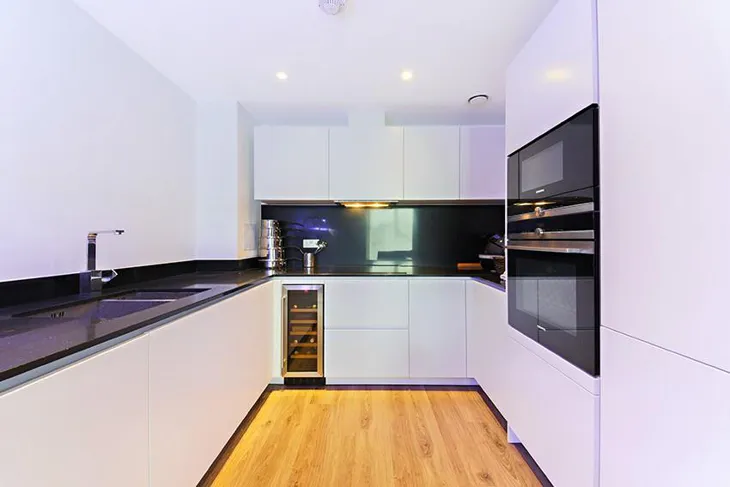 Flat Stable Walk in Greater London
