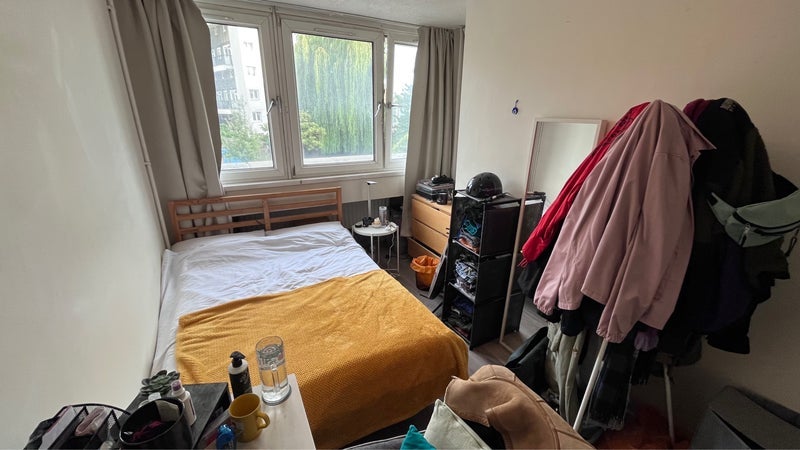 Room Bullards Place in Greater London