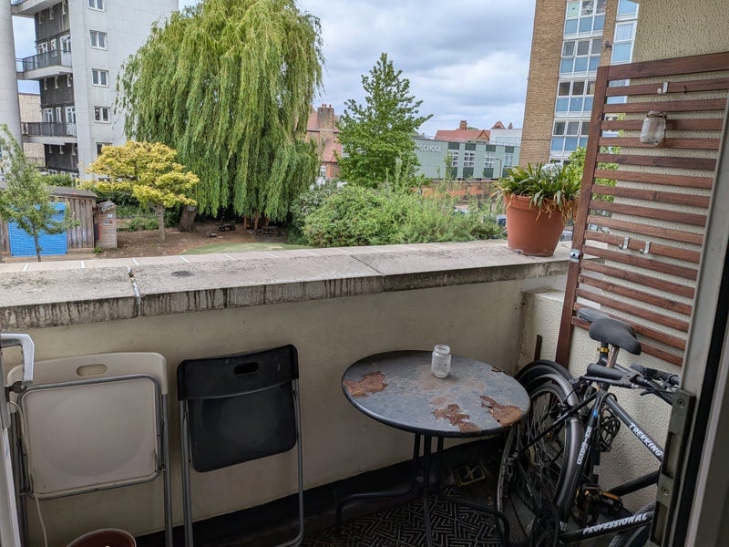 Room Bullards Place in Greater London