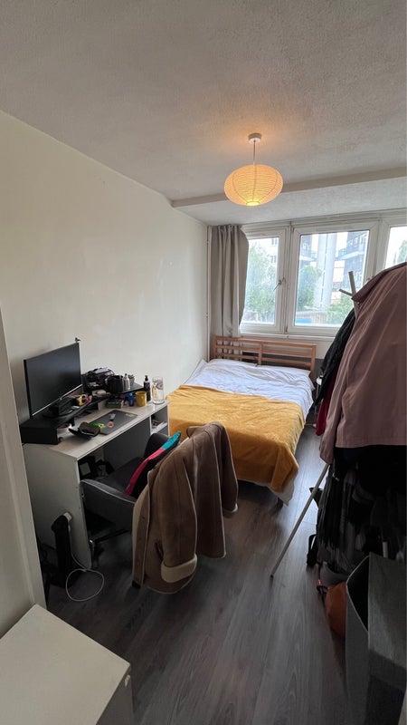 Room Bullards Place in Greater London