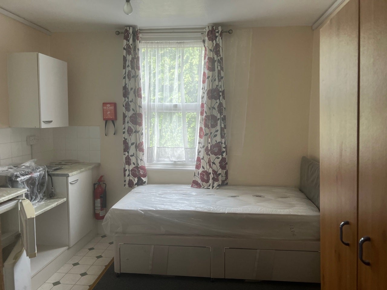 Room St. Stephen's Road in Greater London