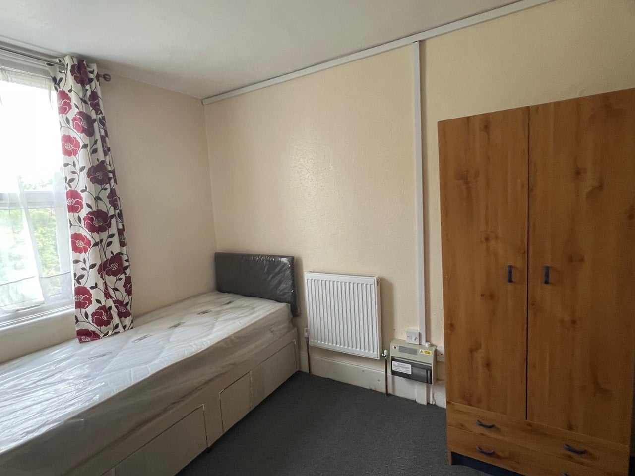 Room St. Stephen's Road in Greater London