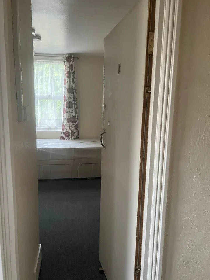 Room St. Stephen's Road in Greater London