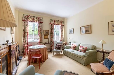 Flat Walpole Street in Greater London