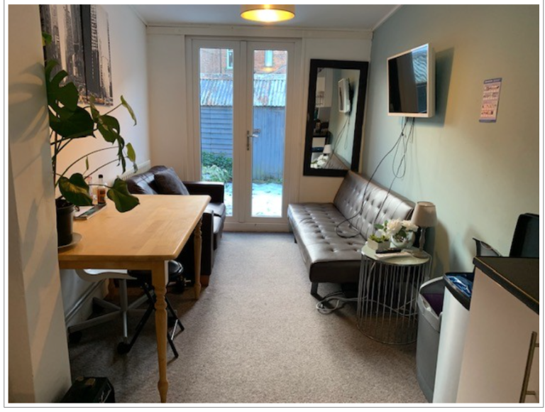 Room Denmark Street in Oxford