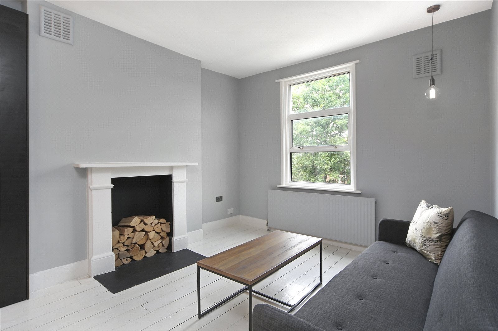 Flat Rucklidge Avenue in Greater London