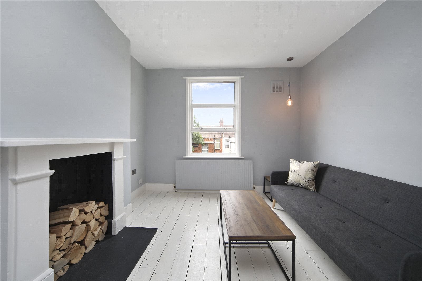 Flat Rucklidge Avenue in Greater London