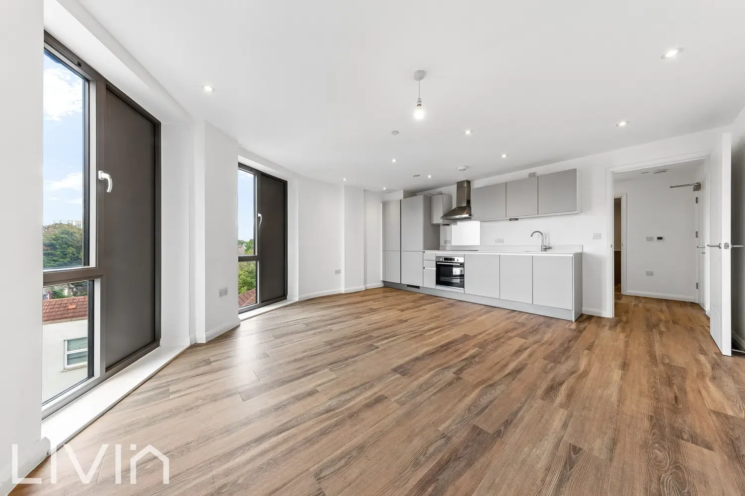 Flat Doyle Road in Greater London