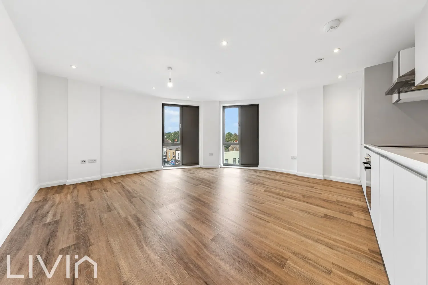Flat Doyle Road in Greater London