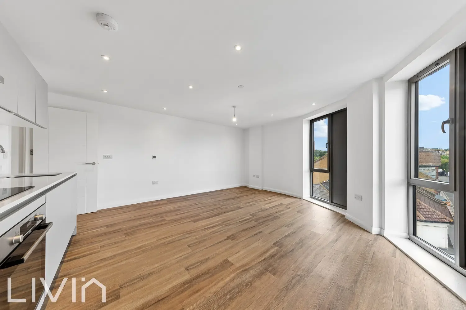 Flat Doyle Road in Greater London