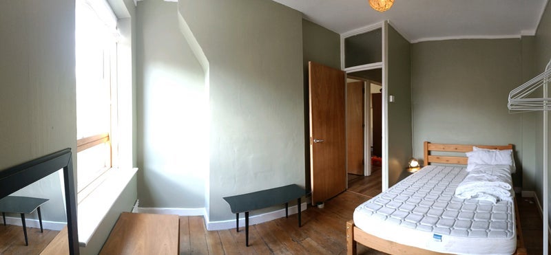 Room Brandon Street in Greater London