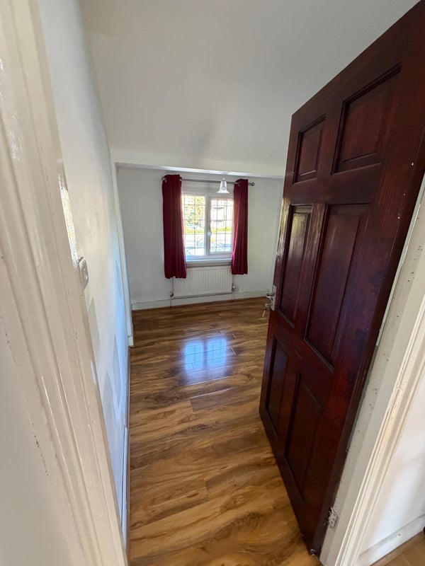 Room Brighton Road in Greater London