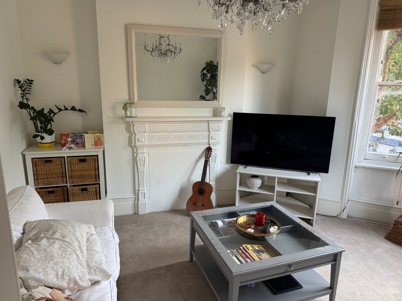 Room Essendine Road in City of Westminster