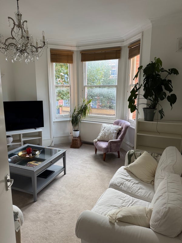 Room Essendine Road in City of Westminster