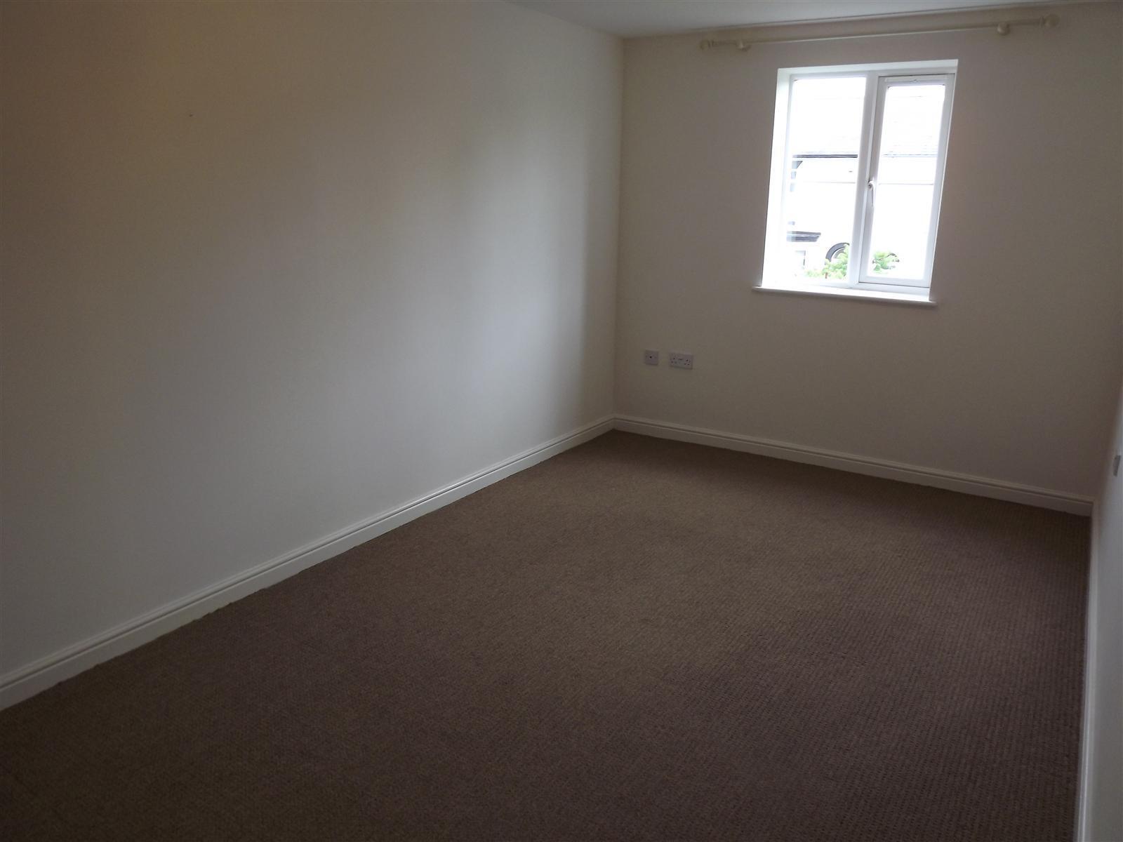 Flat Newport Road in Stafford