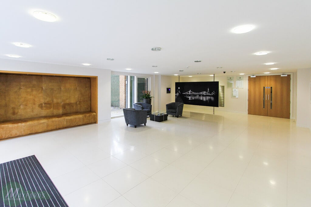 Flat Gatliff Road in City of Westminster