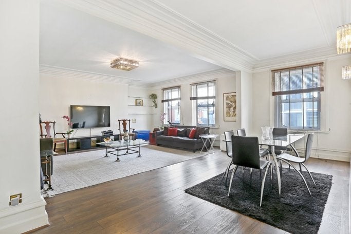 Flat Wilton Crescent in City of Westminster